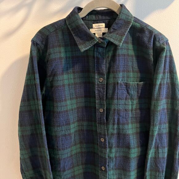 L.L.Bean 100% Cotton Navy Blue and Green Relaxed Fit Flannel Size S - Picture 2 of 7